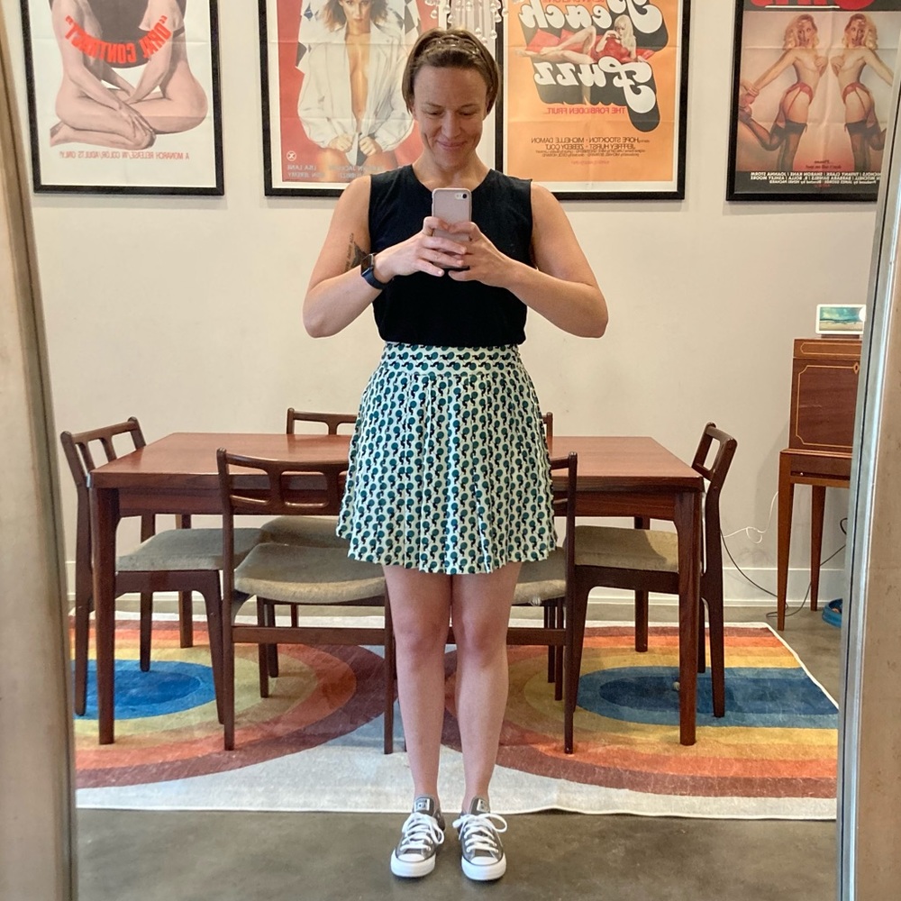 Like new pleated cat print skirt